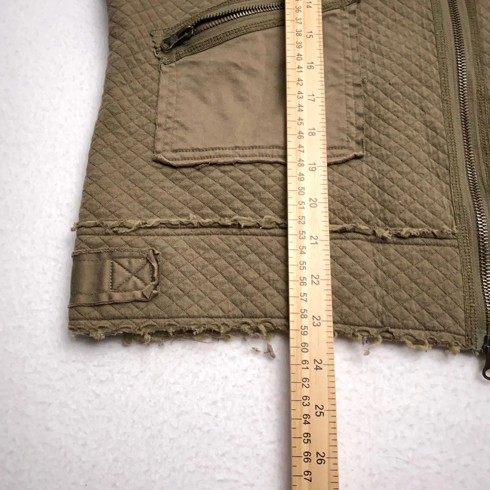 Civility Womens Quilted Utility Jacket | Large | Distressed Olive Green | Zipper Front | Pre-Owned