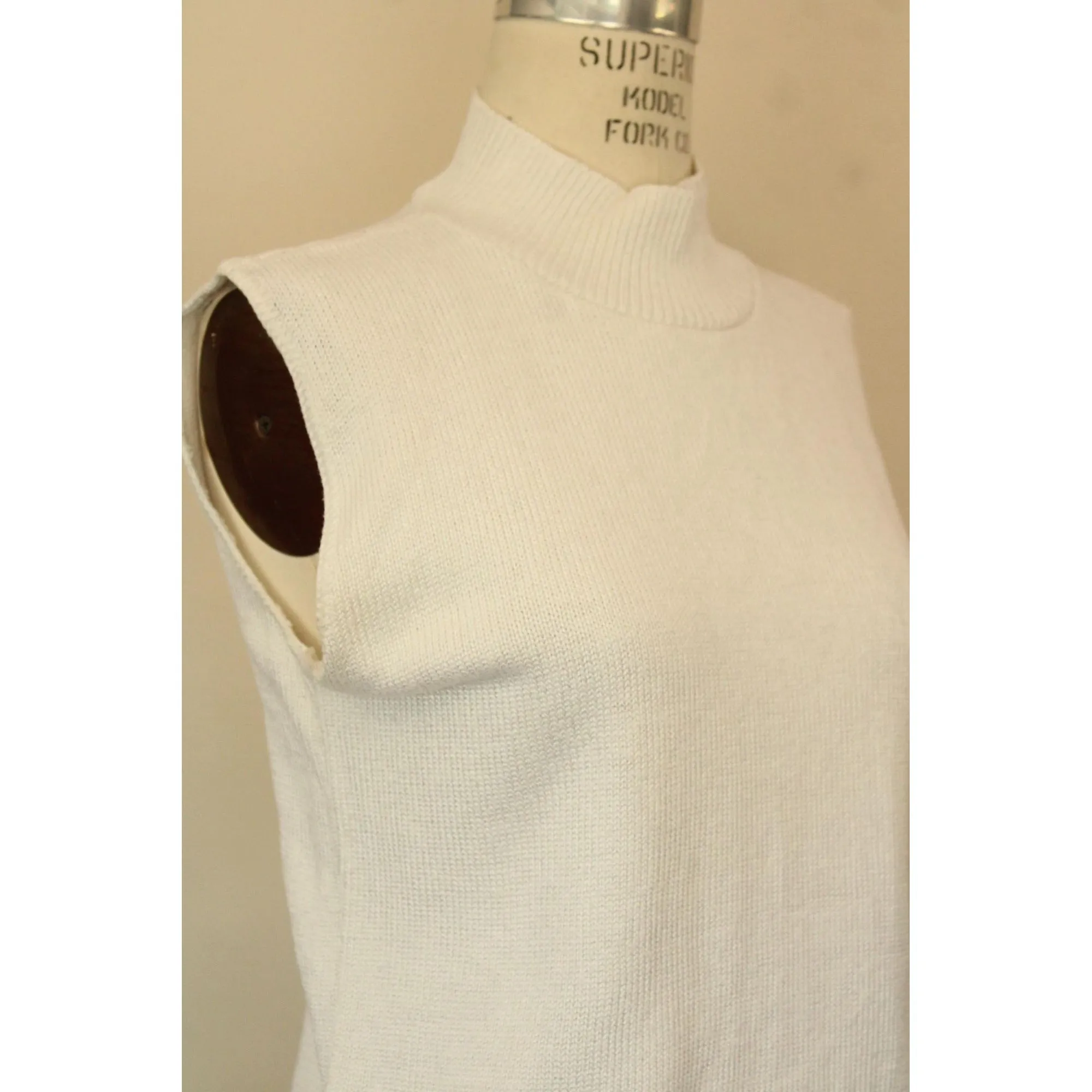 Vintage 1980s 1990s White Knit Mock Neck Sweater Vest